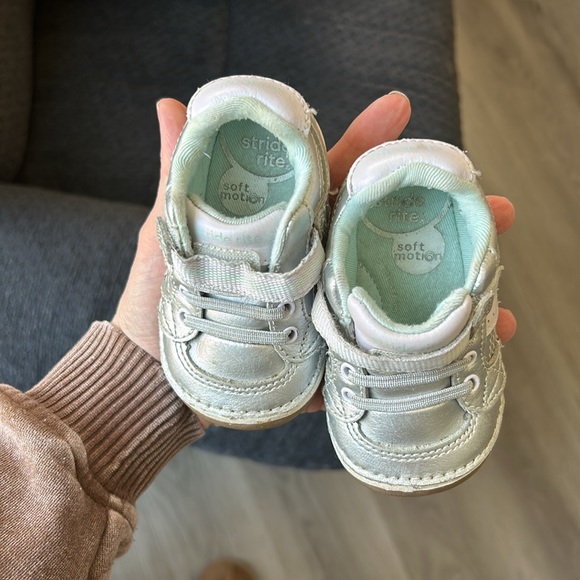 STRIDE RITE SOFT MOTION TODDLER SHOE - Picture 8 of 8